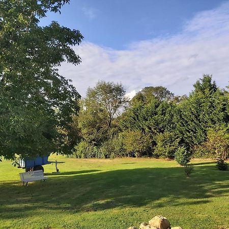 Le Petit Pre Bed & Breakfast Bouesse Bagian luar foto
