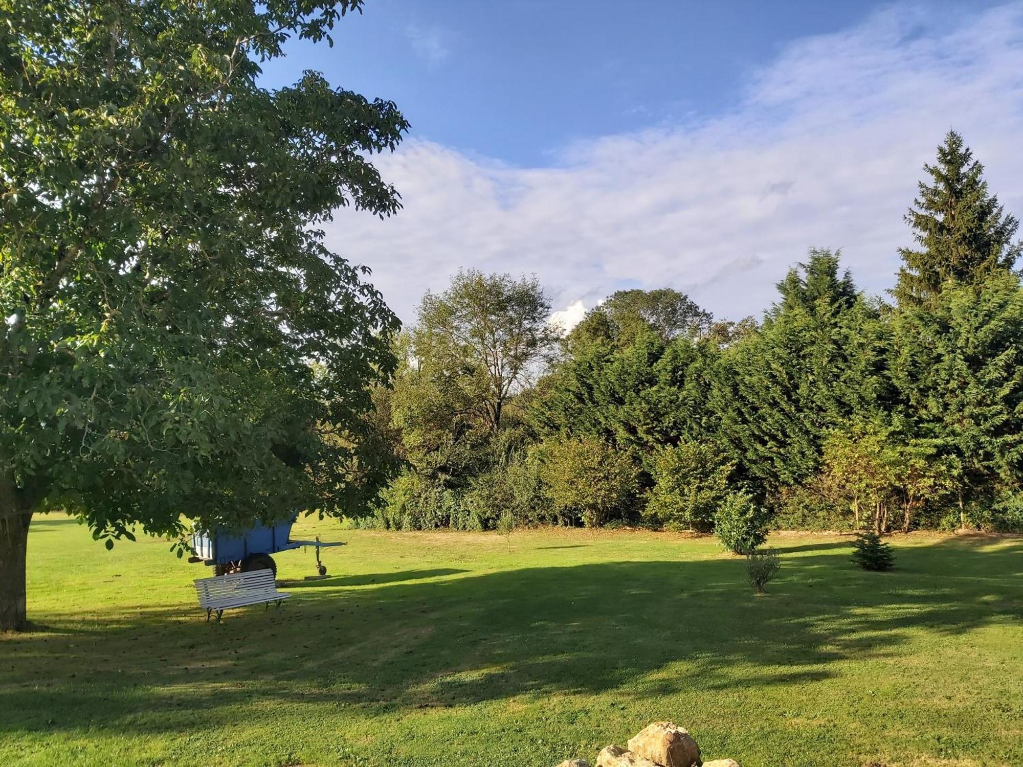 Le Petit Pre Bed & Breakfast Bouesse Bagian luar foto